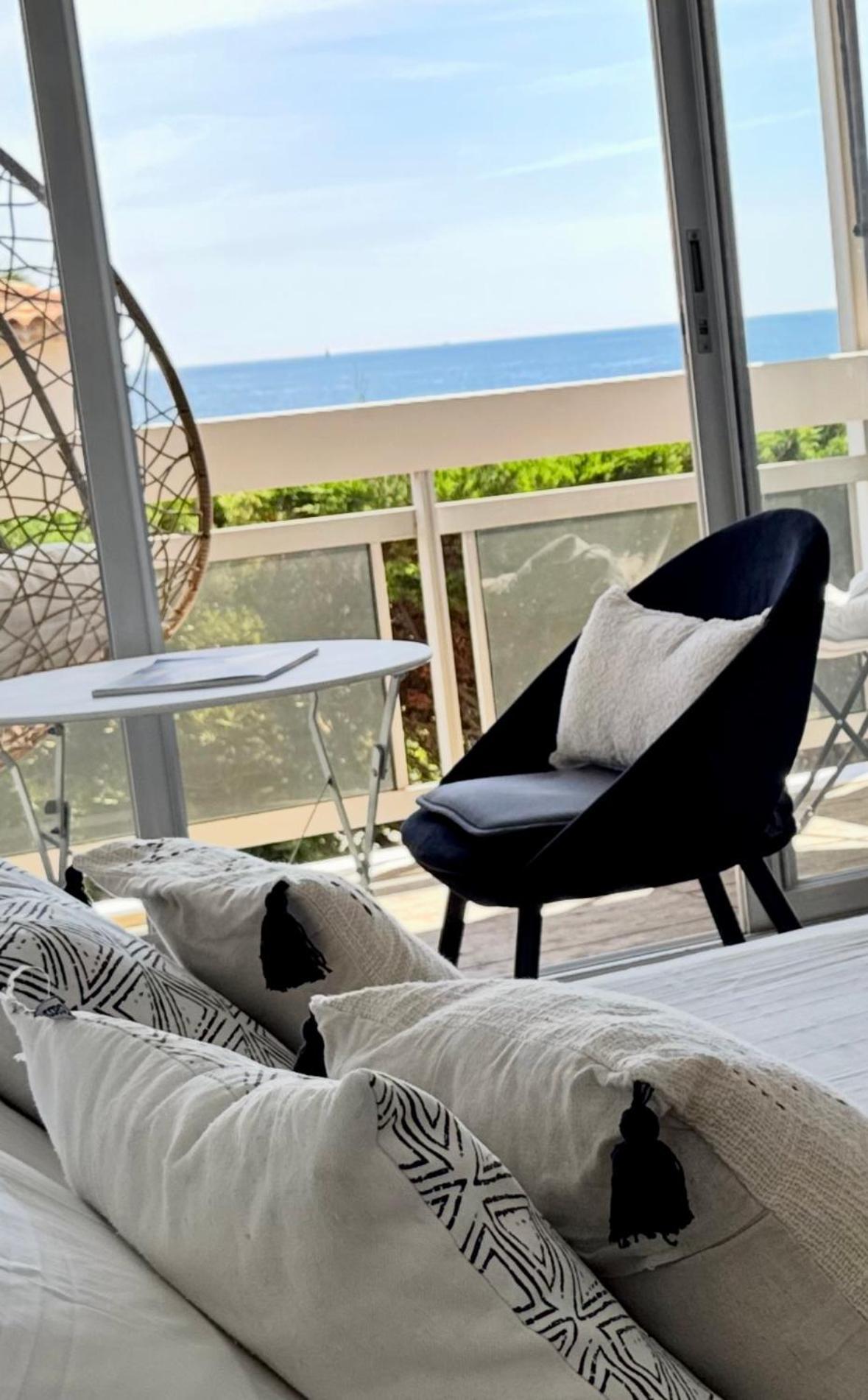 Charmant Studio Avec Terrasse Vue Mer A 50 M 圣马克西姆 外观 照片